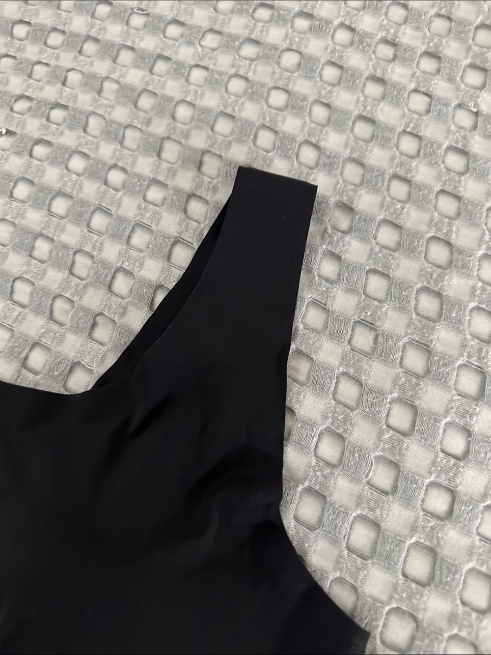 Bali Black Seamless Scoop Wireless Comfort Bra Top - Picture 2 of 6